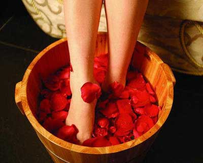 足浴泡腳并不是越多越好 要注意次數(shù)跟時(shí)間