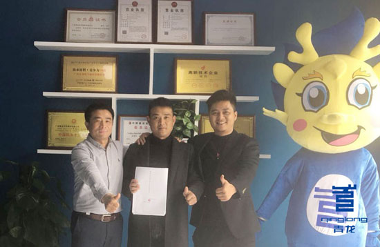 年賺千萬(wàn)，這位大佬還跨界做青龍家居防水