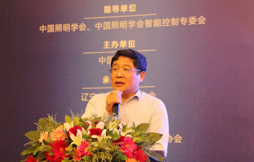 雷士"對(duì)話"城市照明 博士領(lǐng)銜專業(yè)照明團(tuán)隊(duì)解析