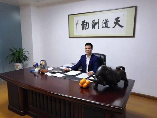 宏科機電許智健：波濤退去，勇立潮頭 