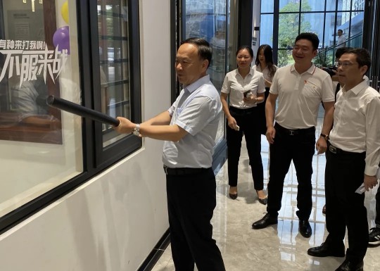 熱烈歡迎佛山市趙海副市長(zhǎng)一行蒞臨億合門(mén)窗調(diào)研指導(dǎo)