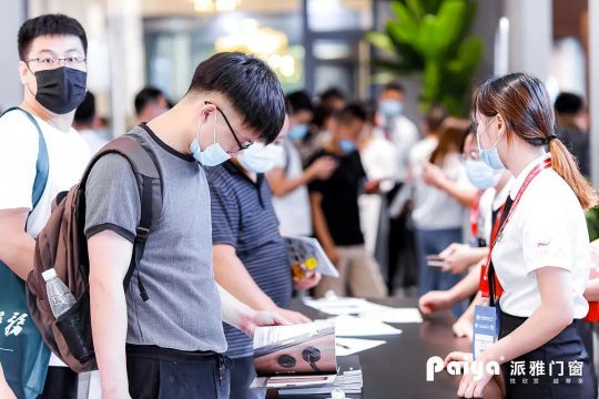 人氣爆棚超震撼!!派雅門窗攜“至臻新品”驚艷建博會！ 