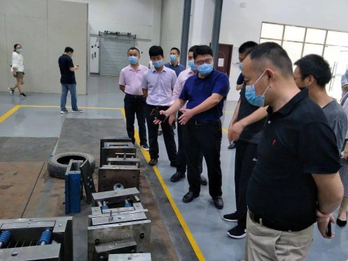 全面落實(shí)“深瑞LED合作十條”，一批LED企業(yè)考察江西瑞昌 