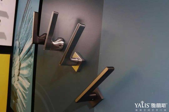 雅麗斯五金展廳升級(jí) | 極簡(jiǎn)之翼，正在展翅翱翔！